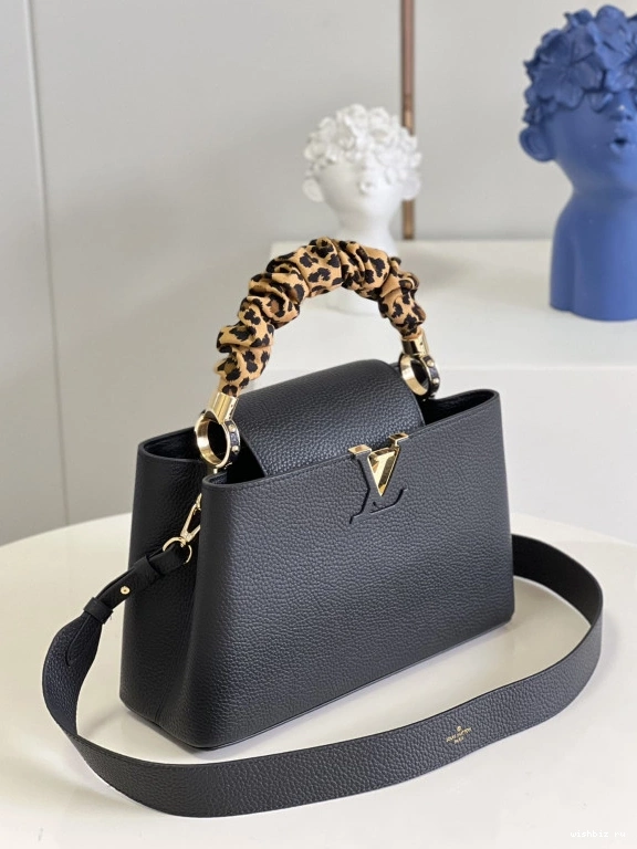 WIS VUITTON MM LOUIS CAPUCINES 0719